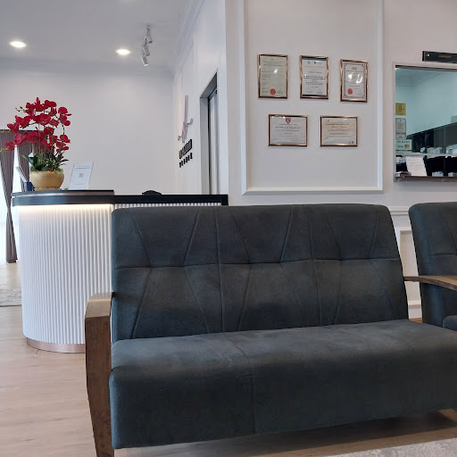 KLINIK DR BAZILAH SHAH ALAM (Klinik kulit / Rambut / Jerawat / Jeragat / Laser / Aesthetic )