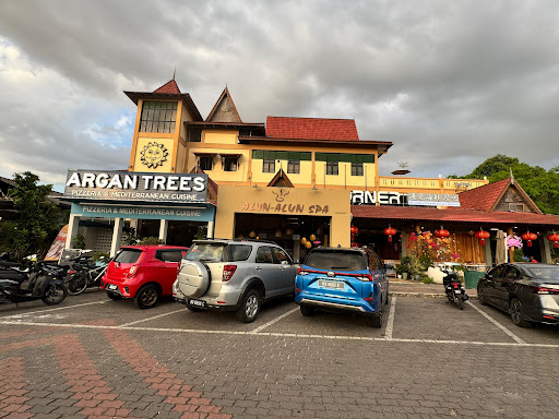 Alun-Alun Spa Pantai Tengah