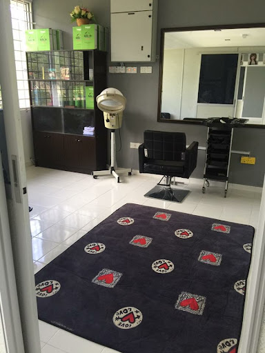 Riena Touch Saloon Muslimah