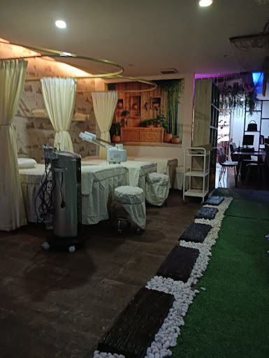 AMYsaIRA Therapist Spa