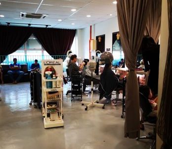 Hairgarden Saloon – Salon Rambut Bergaya dengan Potongan & Pewarnaan Profesional